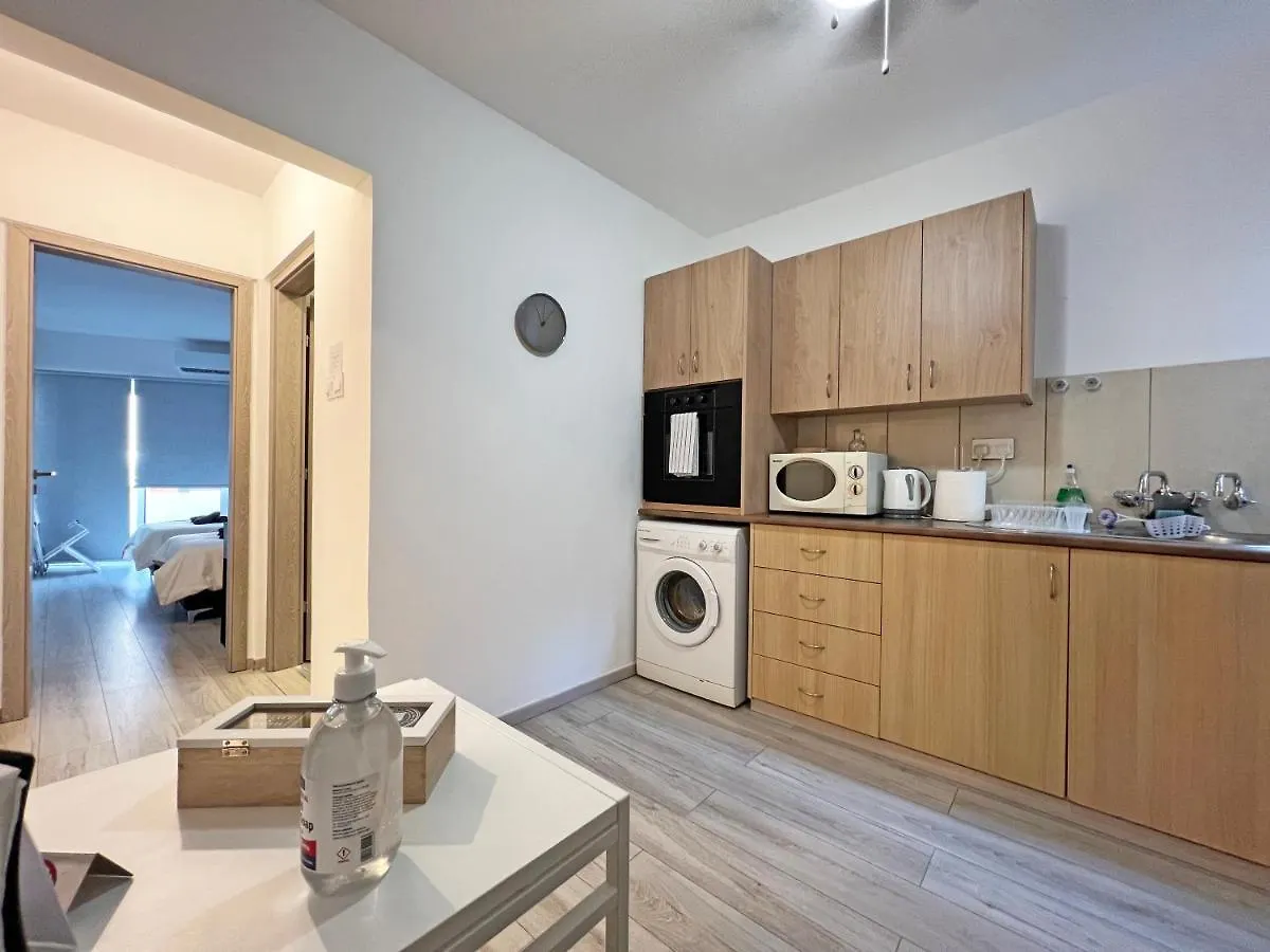 Albert'S Apartment Center 101 Λάρνακα